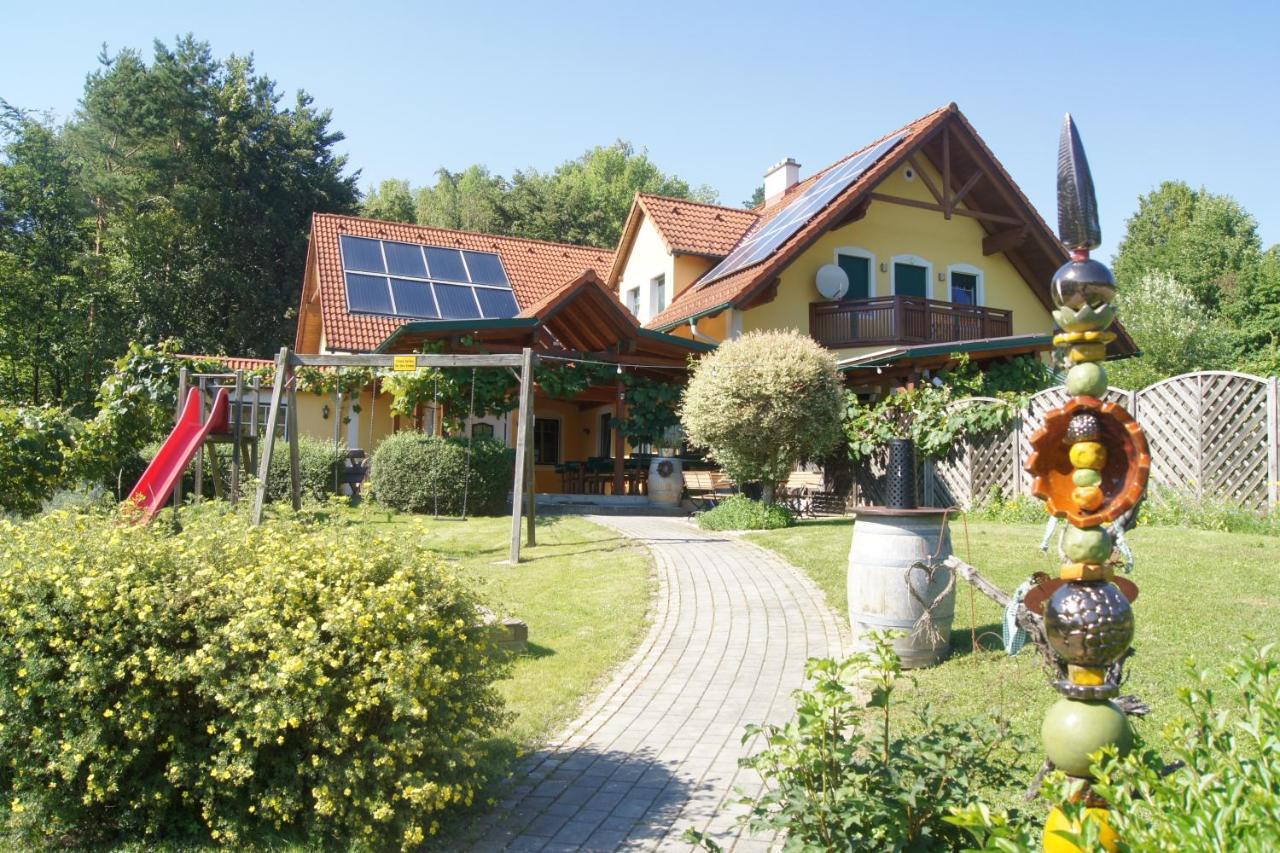 Riegler'S Buschenschank Loipersdorf bei Fuerstenfeld Exterior photo