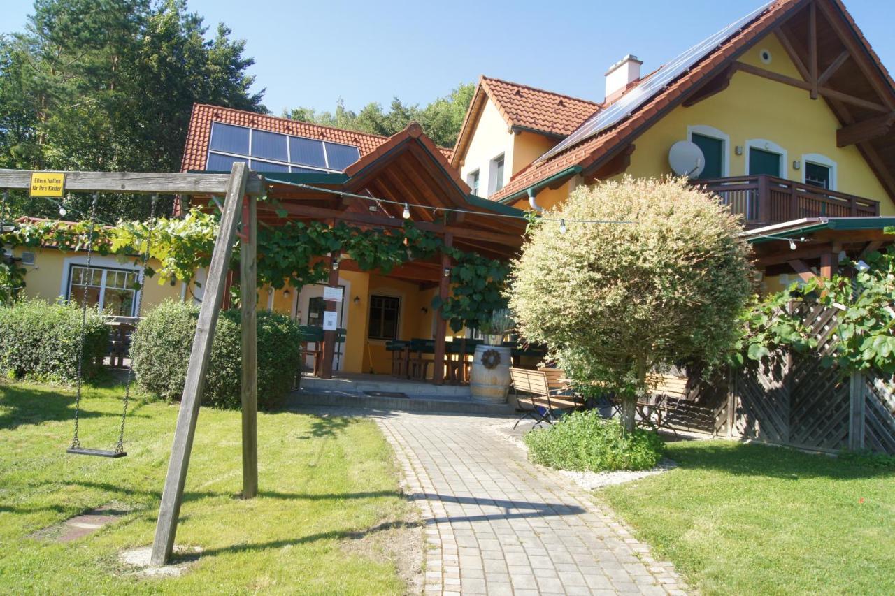 Riegler'S Buschenschank Loipersdorf bei Fuerstenfeld Exterior photo