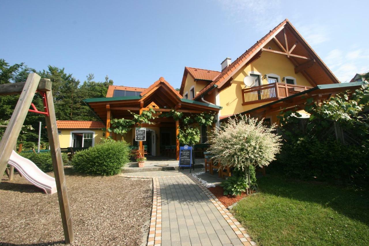 Riegler'S Buschenschank Loipersdorf bei Fuerstenfeld Exterior photo